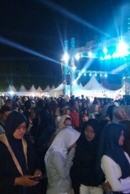 Langit Pandeglang Menyala! Ribuan Warga Saksi Kemegahan Pembukaan Gebrag Ngadu Bedug 2026